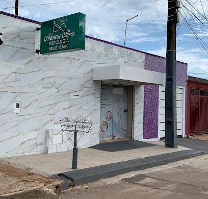 Podóloga Adenira Alves